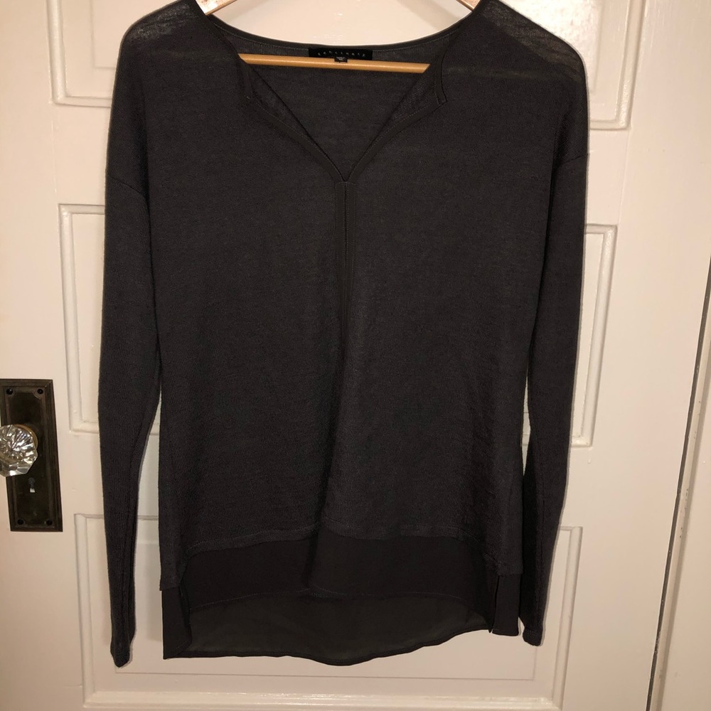 Sanctuary light weight v-neck sweater top